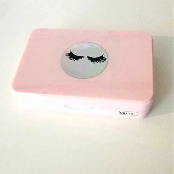 Luxury Dramatic 3D Lashes with LED Lights Case and Glue - Picture 6 of 9